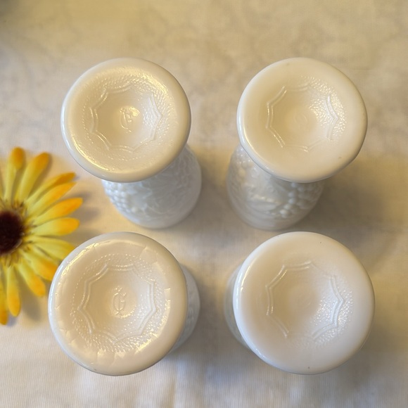 🍇 VINTAGE, Milk White Beautiful Grape Design Port Style Glasses w/ “G” insignia. - Picture 3 of 10